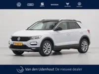 Volkswagen T-Roc 1.0 TSI 115pk Style Navigatie Trekhaak Acc Virtual cockpit Pdc 17
