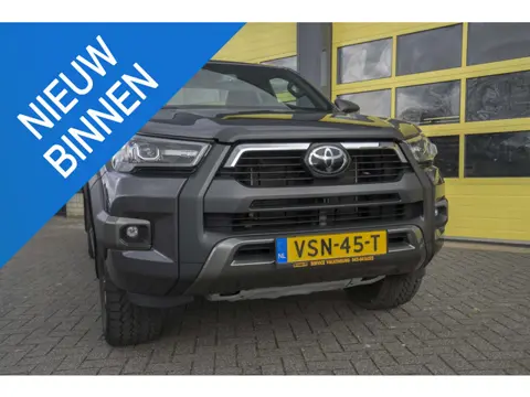 Toyota HiLux 2.8 D-4D Xtra Cab Invincible