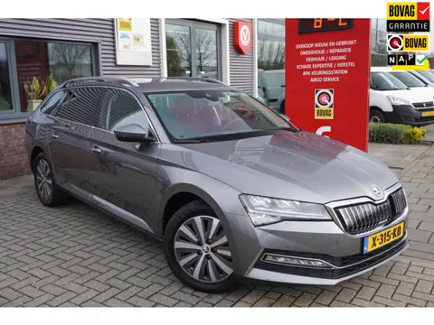Skoda Superb Combi 1.4 TSI iV Business Edition / ACC / Memory / Carplay / Stoelverwarming / Trekhaak