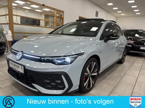 Volkswagen Golf 1.5 eHybrid GTE / NIEUWSTAAT / NAVI / PANO /