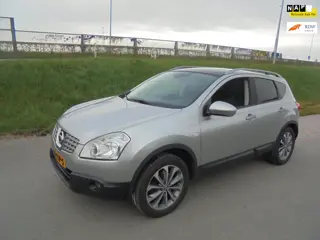 Nissan Qashqai Nissan Qashqai 2.0 benzine airco ecc lmv navigatie panorama trekhaak