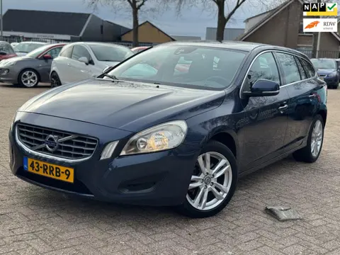 Volvo V60 1.6 T4 Momentum AUTOMAAT NAVI CRUISE APK