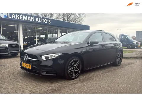 Mercedes-Benz A-klasse 250 e Business Solution AMG Limited Blackline PANO VOL VOL Huurkoop Inruil AP