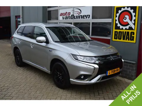 Mitsubishi Outlander 2.4 PHEV Pure O.a: Haak, PDC, Camera, Keyless, Carplay, DAB, Etc. All-in prijs!