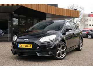 Ford Focus Wagon 2.0 EcoBoost ST-2|Rijklaar!|250PK!|Recaro|Stoelverwarming