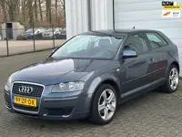 Audi A3 1.6 Attraction Pro Line 102pk 75kw, Climate, Cruise, Alu Velgen !