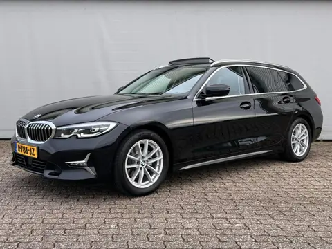BMW 3-serie 320i | High Executive | Panorama | Sfeerverl.| Camera DK1180