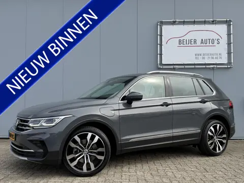 Volkswagen Tiguan 1.4 TSI eHybrid Business+ SOH 89,2 %/Trekhaak/Camera/Apple carplay.