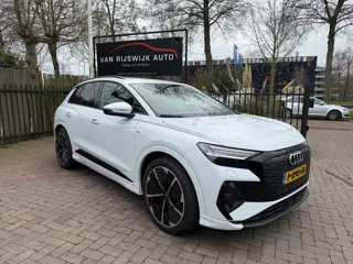 Audi Q4 e-tron 40 Launch edition S Competition 77 kWh €18890NETTO