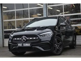 Mercedes-Benz GLA 250 e AMG Led Panorama Widescreen Sfeer Camera Night Keyless Pdc