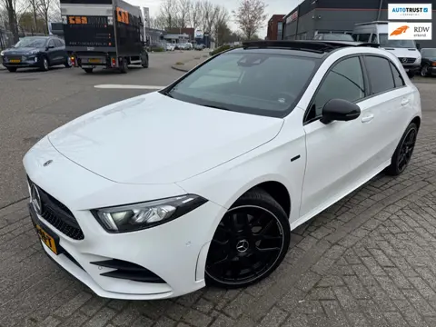 Mercedes-Benz A-klasse 250 e HYBRID 2021 262PK AMG Limited VOL-LUXE PANO