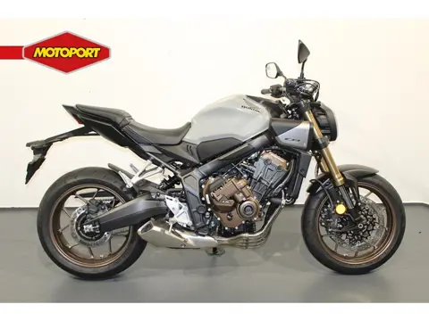 Honda CB 650 RC E-clutch (bj 2025)