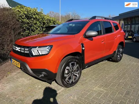 Dacia DUSTER 1.3 TCe 150 Journey Automaat Redelijke prijs krijg je een ruime auto die meer biedt wat