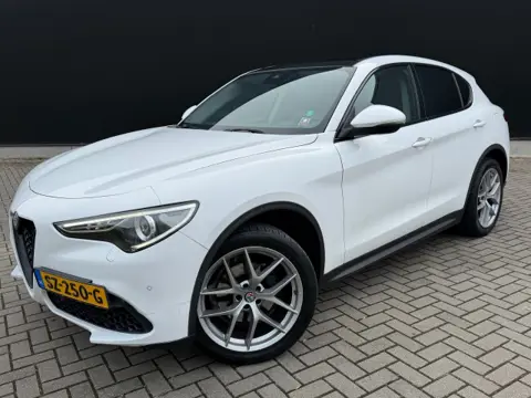 ALFA ROMEO STELVIO 2.0 T AWD F.E.280PK PANORAMA/TREKHAAK/LEER