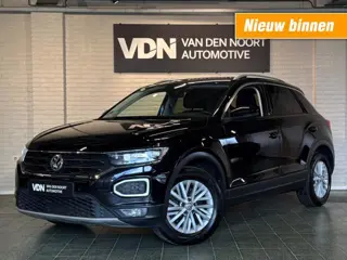 VOLKSWAGEN T-ROC 1.0 TSI Style 116pk Navi Carplay Trekhaak Stoelverw 16''