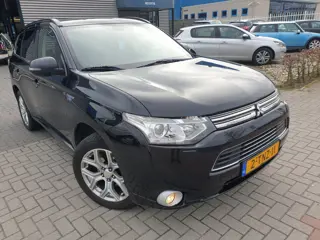 Mitsubishi Outlander 2.0 PHEV Instyle 4x4 Hybride Elektrisch/Benzine