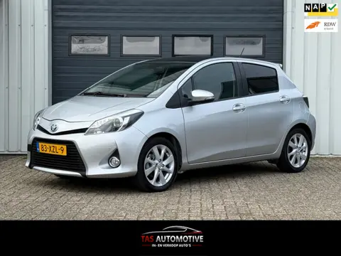 Toyota Yaris 1.5 Full Hybrid Dynamic 1e EIG / PANO / NAVI