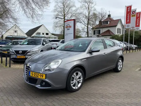 ALFA ROMEO GIULIETTA 1.4 T DISTINCTIVE 170PK / CRUISE CTR. / LED / AIRCO-ECC / PDC / 16'' LM-VELGEN