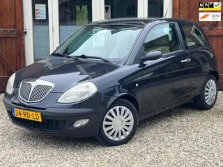 Lancia Ypsilon 1.4-16V Platino 1e eigenaar, nieuwe APK en Cruise Control