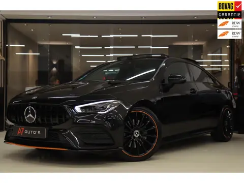 Mercedes-Benz CLA-klasse 220 ORANJE Edition AMG Line PANO/BURM/LANEASSIST/SFEER/CAM/BOMVOLL