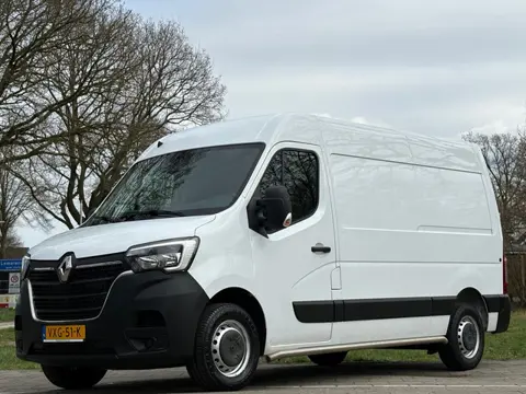 Renault Master T35 2.3 dCi 135 L2H2 Comfort, AIRCO, parkeersensoren, drie zitplaatsen, NAP, 2500 KG 