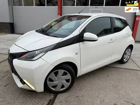 Toyota Aygo 1.0 VVT-i x-play