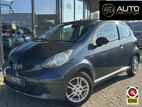Toyota Aygo 1.0-12V | Airco | Lichtmetalen Velgen | 2 Sleutels | APK tot 17-12-2026 |