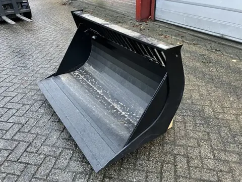 Giant Puinbak-777936