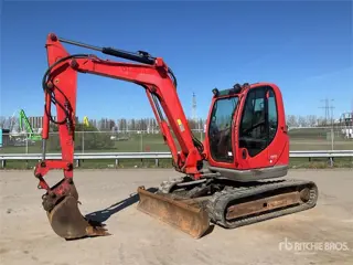 JCB 8085 (bj 2013)
