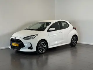 Toyota Yaris 1.5 Hybrid Dynamic Multimedia Pack | Apple Car play
