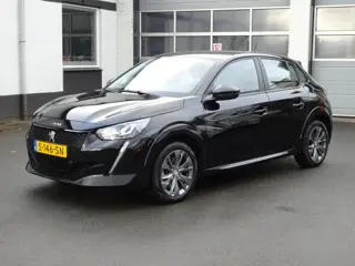 Peugeot e-208 EV Active Pack 50 kWh Automatische airco, navigatie, cruise controle, licht metalen ve