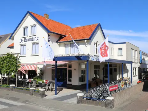 Luxe kamer met balkon op loopafstand van het strand