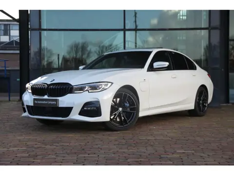 BMW 3-serie 330e M Sport |Head-Up|H&K|Pano|Laser|Driving ass|