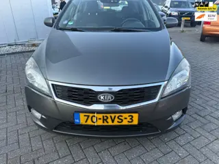 Kia Cee'd Sporty Wagon 1.4 CVVT Comfort Pack koppelingsplaat licht eruit