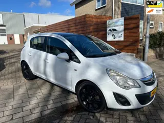 Opel Corsa 1.4-16V Cosmo nieuwe apk weinig km!