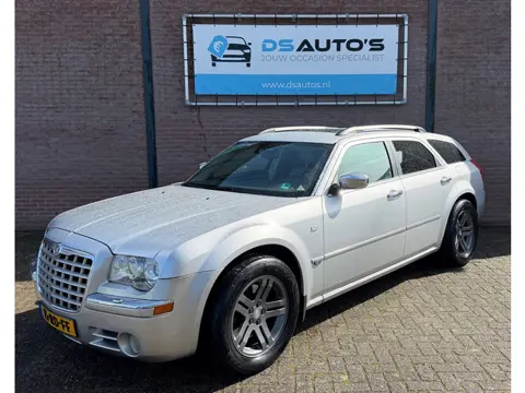 Chrysler 300C Touring 5.7 V8 HEMI AWD
