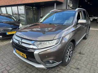 Mitsubishi Outlander 2.2 DI-D Exec 4WD 7PERS CRUISE CAMERA LED CLIMA SUPER WAGEN