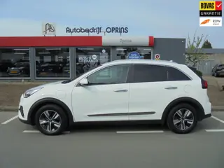 Kia Niro 1.6 GDi PHEV DynamicLine incl. Bovag Garantie, Winterbandenset erbij, Trekhaak, enz.