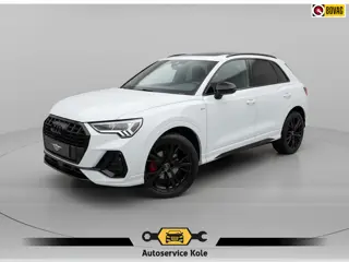 Audi Q3 35 TFSI S Line Edition * Panorama * Trekhaak * Stoelverwarming * Camera *