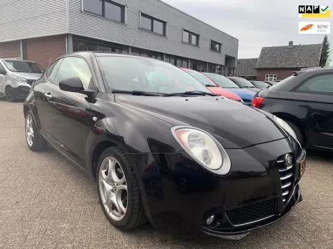 Alfa Romeo MiTo 1.3 JTD 2011 € 1.450.- DIESEL 1JR. APK
