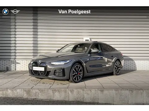 BMW i4 eDrive40 M Sportpakket Pro / High Executive / Achteruitrijcamera / Elektrisch bediend glazen 