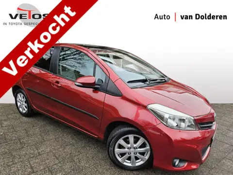 Toyota Yaris 1.3 VVT-i Executive Panoramadak/Half leder/Keyless