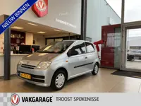 Daihatsu Cuore 1.0-12V 100th Anniversary,Stuurbekrachting,Radio Cd inclusief,Bleutooth Ipod Usb Aans