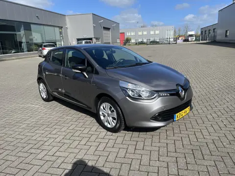 Renault Clio 1.2 Limited 47 dkm (bj 2015)