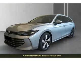 Volkswagen Passat Variant 1.5 eTSI Business ACC Massage Trekhaak LED DAB Camera Digital Cockpit PRO