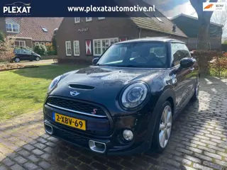Mini Cooper S 2.0 Chili Serious Business Aut. | Panorama | Stoelverwarming | Luxe Leder | Camera | H
