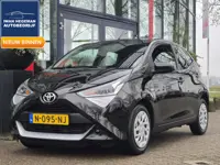 Toyota Aygo 1.0 VVT-i x-play | Naivgatie via Smartphone | Apple Carplay | Airconditioning | Parkeerc