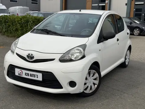 Toyota Aygo 1.0 VVT-i Access | NAP | Weinig gelopen | Zuinige auto