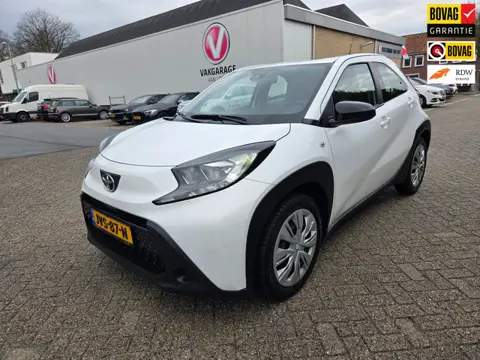 Toyota Aygo X 1.0 VVT-i S-CVT Limited | Stoelverwarming | Climate controle | Parkeerhulpcamera