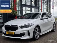 BMW 1-serie 118i M-SPORT | Navigatie | Stoelen + Stuur verwarmbaar | Cruise Control | Electr. achter